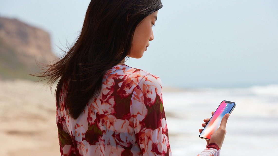 iphonex_face_recognition_beach_inline.jpg.large_2x (1)
